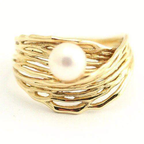 classic gold rings for women-Designer Gold and Pearl Ring