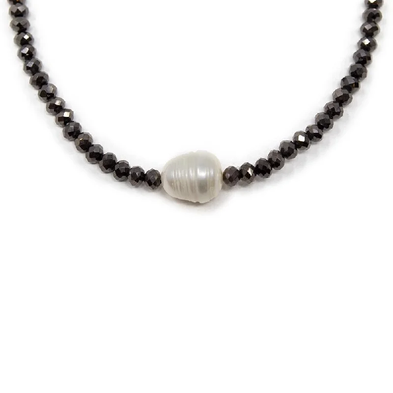 romantic gold necklaces for women-Black Glass Bead Necklace with Pearl Station