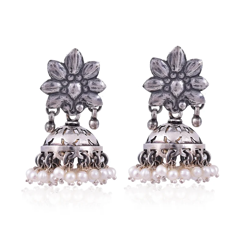 trendy stud earrings for women-Silver Mountain Sterling Silver jali cut pearl jhumka earring