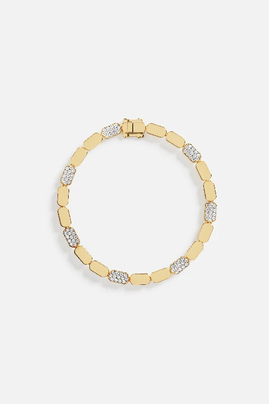 cuff bracelet sets for women-Dainty Gold Bracelet